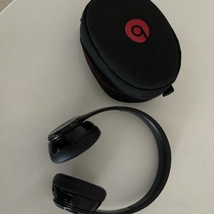 Power Beats Solo Wireless Headphones